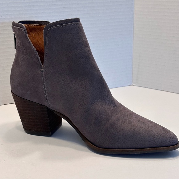 Lucky Brand Women's Ankle Boots SZ 8.5 Back Zip Gray - Picture 1 of 10